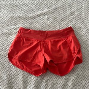 Size 4 Lululemon 2.5” inseam speed it up shorts